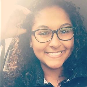 Meet your Posher, Alyssia